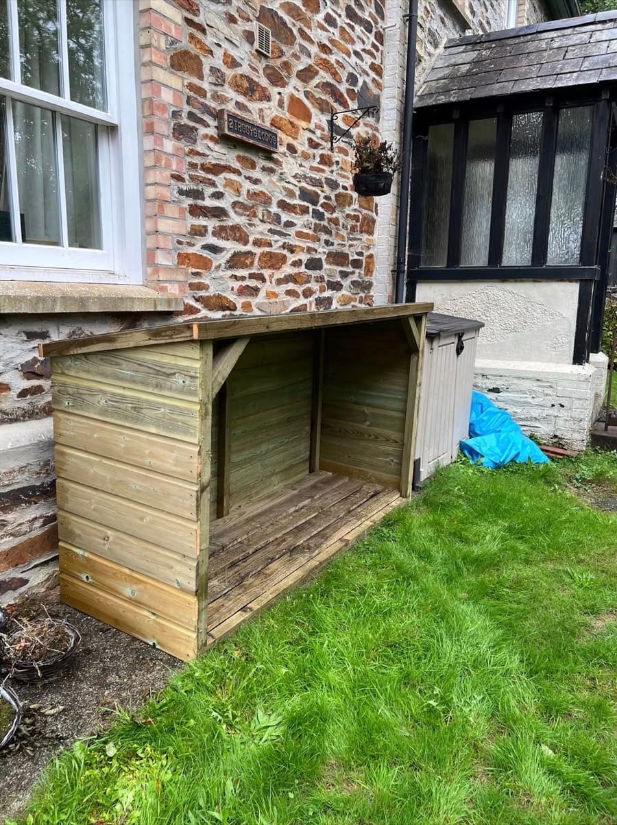 A boundary fencing build